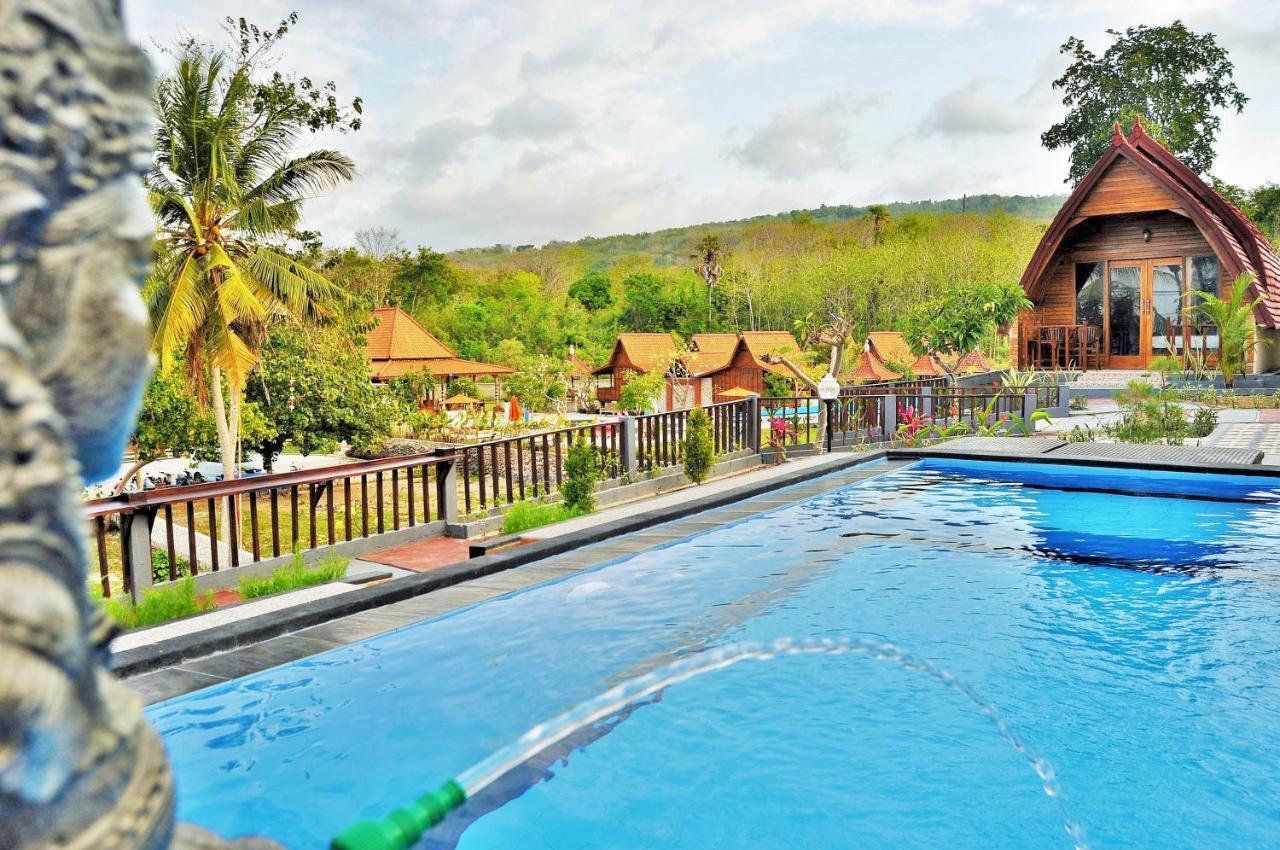 Surya Chandra Beach Bungalow Batununggul Exterior photo