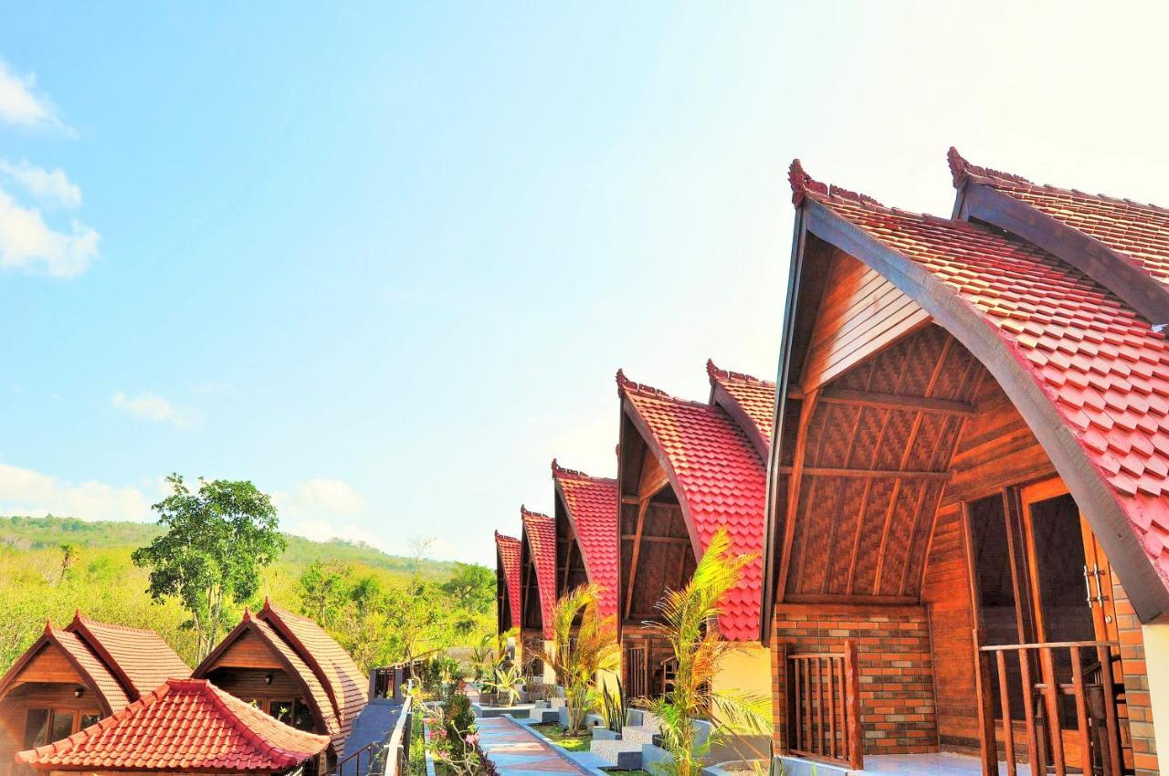 Surya Chandra Beach Bungalow Batununggul Exterior photo