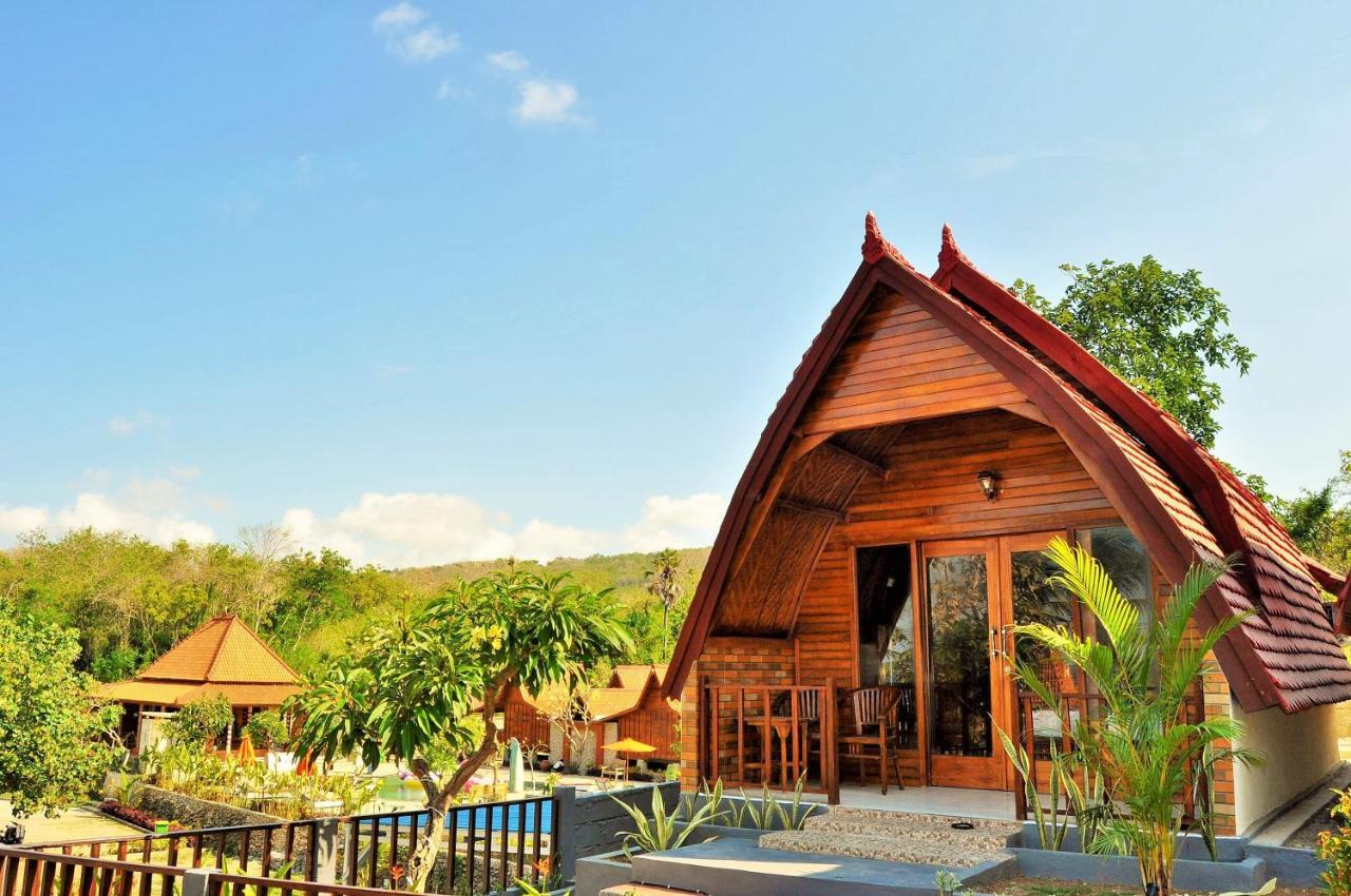 Surya Chandra Beach Bungalow Batununggul Exterior photo