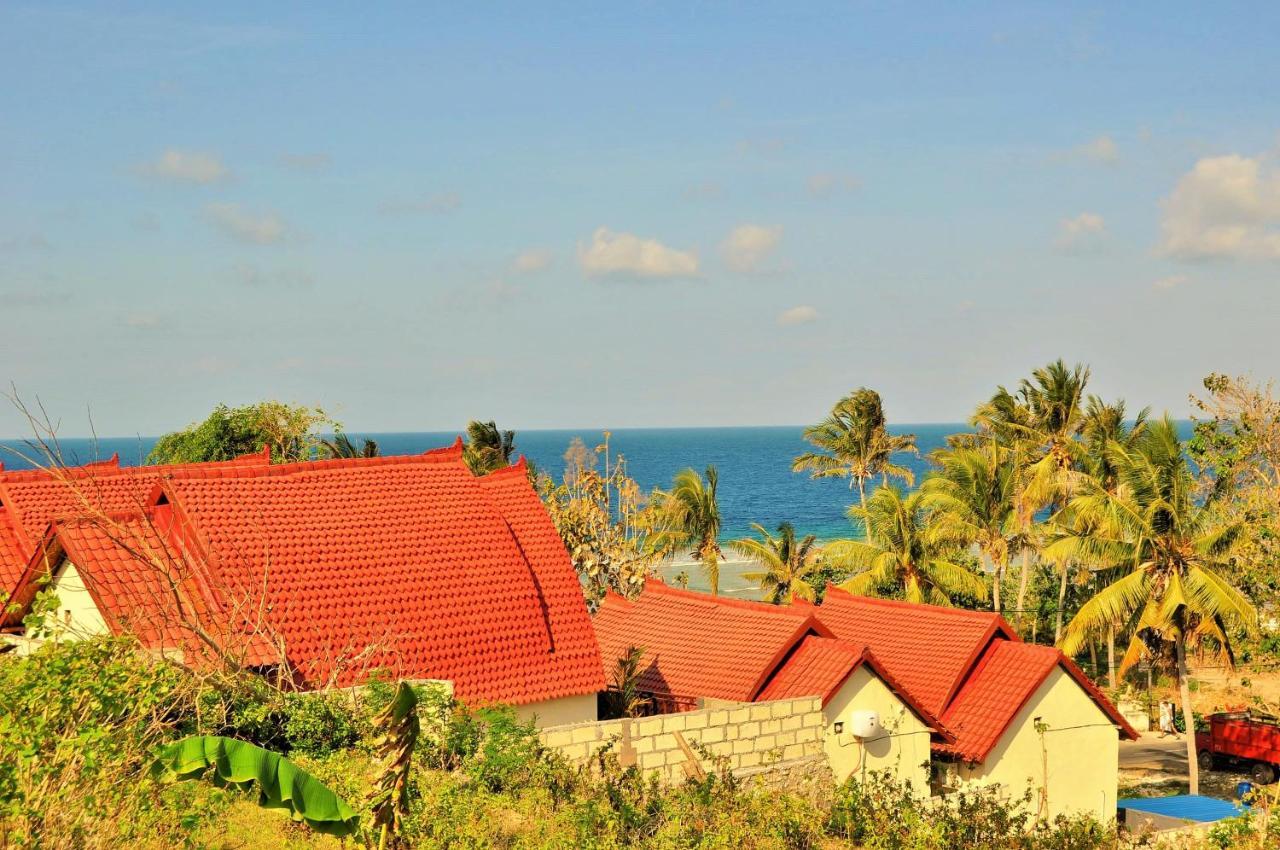 Surya Chandra Beach Bungalow Batununggul Exterior photo