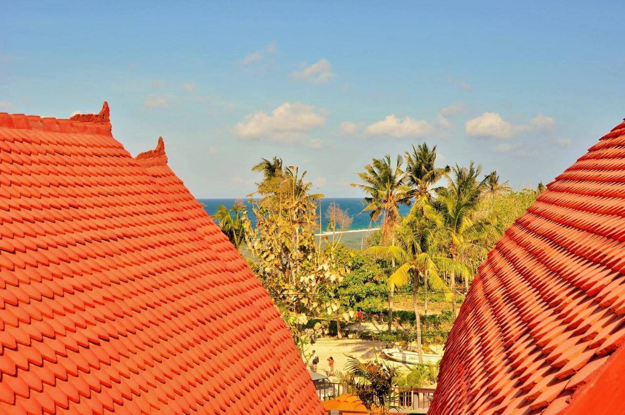 Surya Chandra Beach Bungalow Batununggul Exterior photo