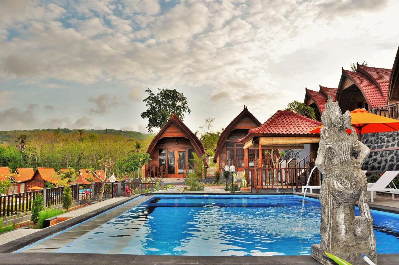 Surya Chandra Beach Bungalow Batununggul Exterior photo